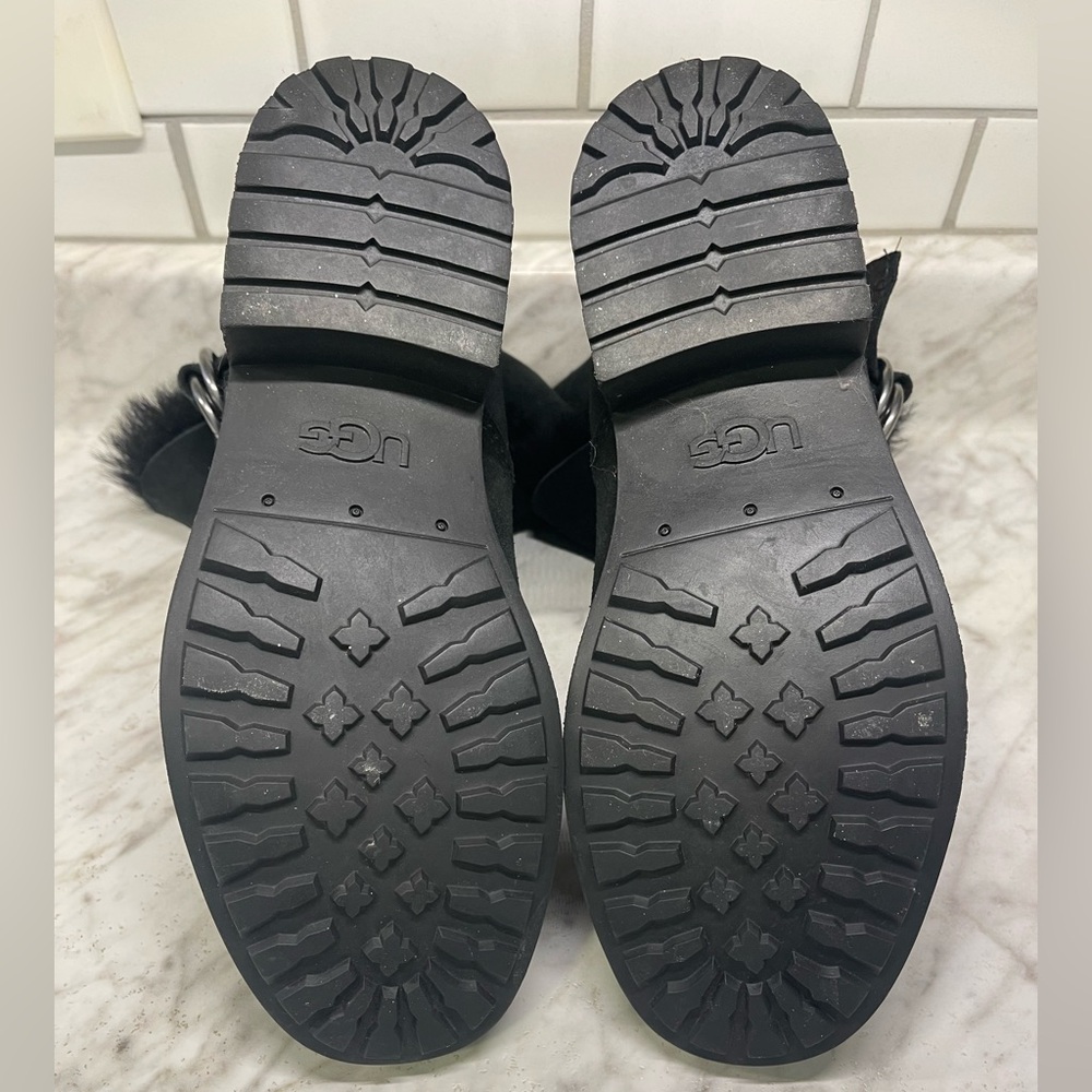 NWOT UGG Women’s Bodie Snow Boots, Black, Size 8, Never worn
S/N #1103469 - Picture 7 of 8